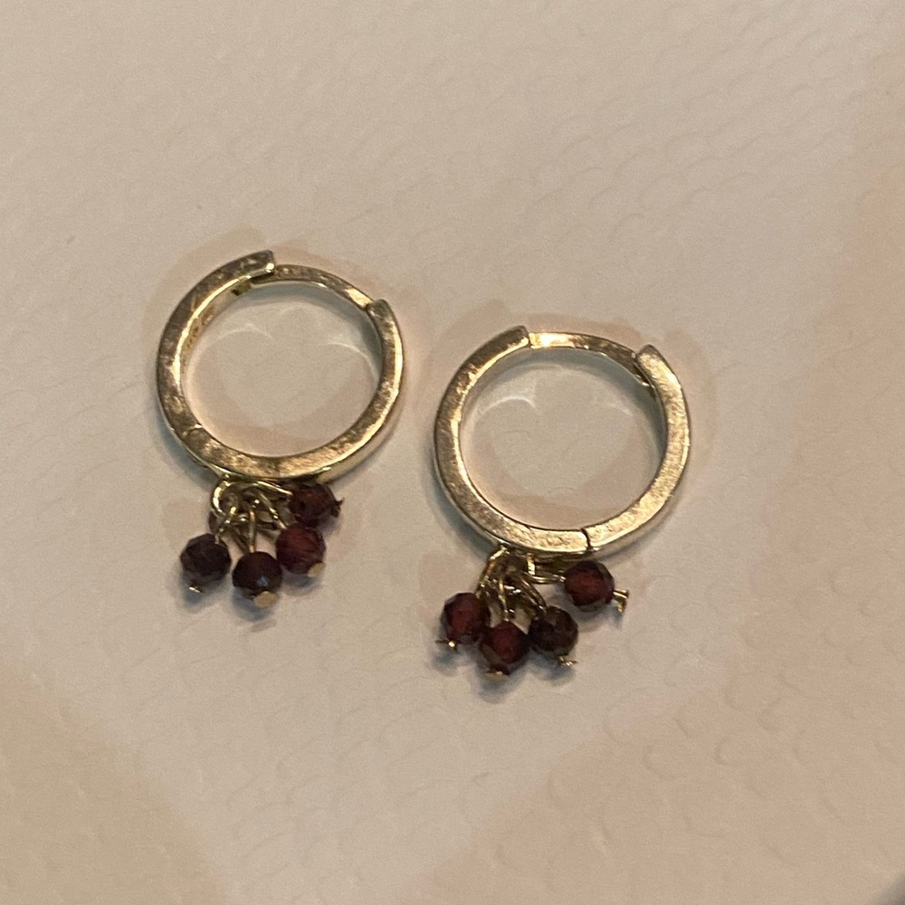 .925 stamped hoop Earrings garnet Beads - Picture 5 of 5